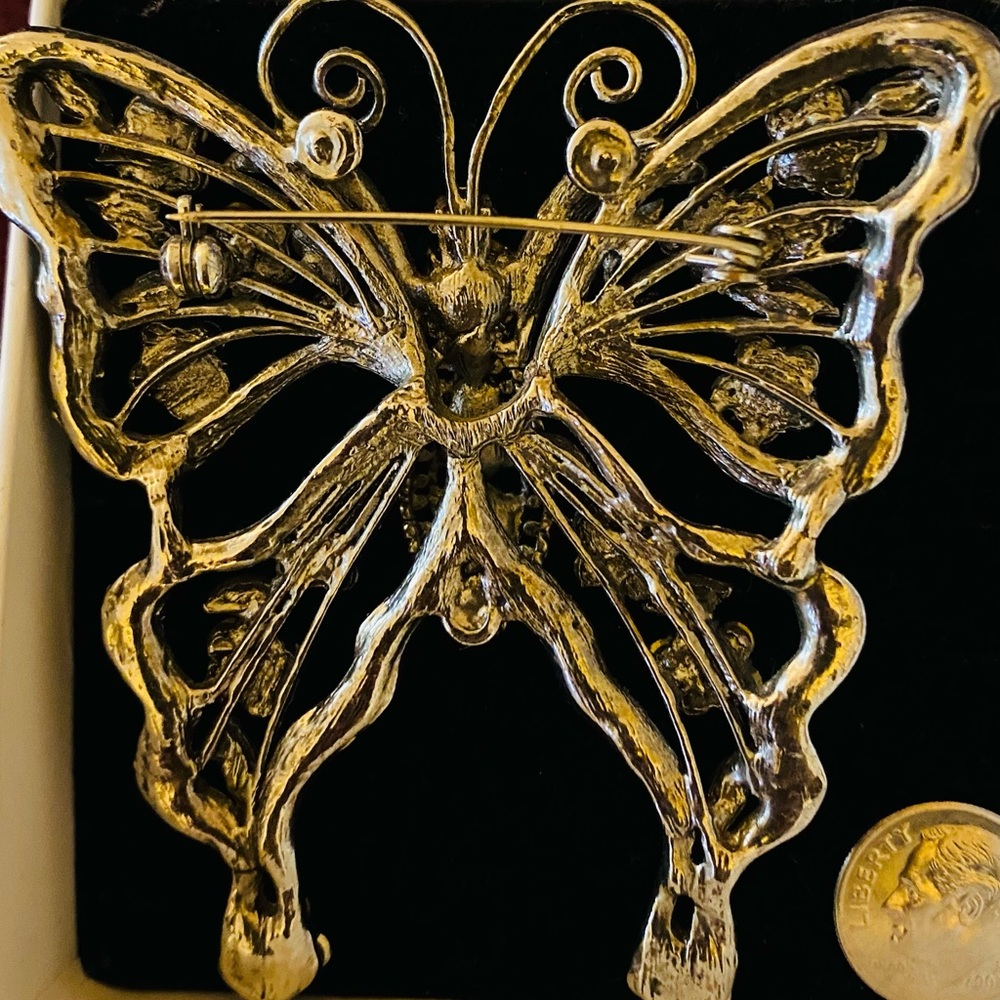 Butterfly Brooch w/Clear and iridescent stones - Picture 4 of 7